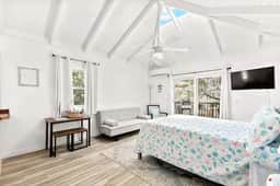 Isla Vista Estate - Studio