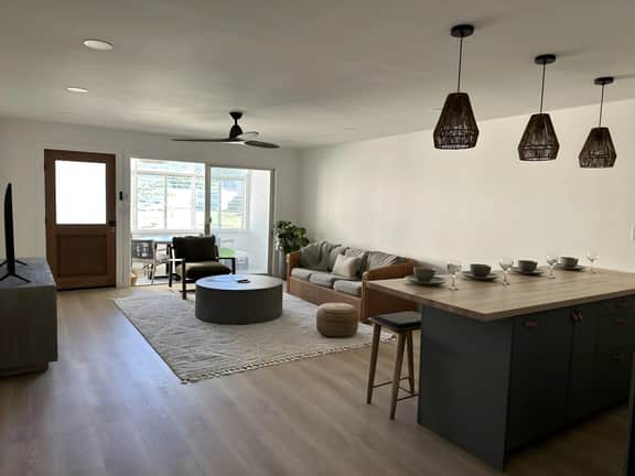 Crystal Cove B18